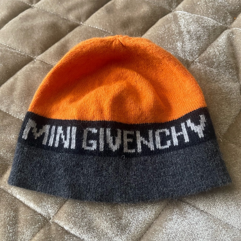 Baby unisex mini givenchy hat